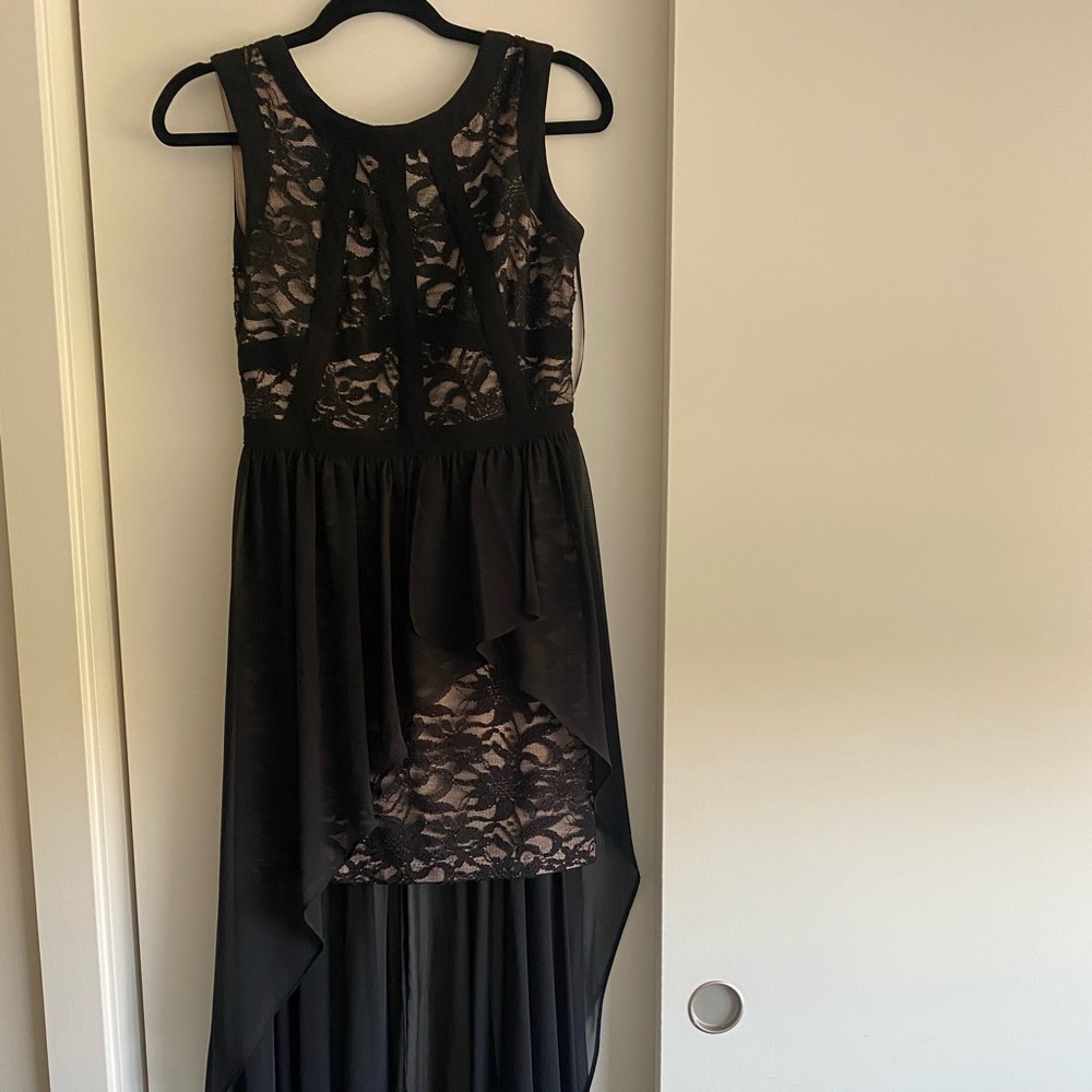 High low beautiful dress. Perfect for a cocktail party